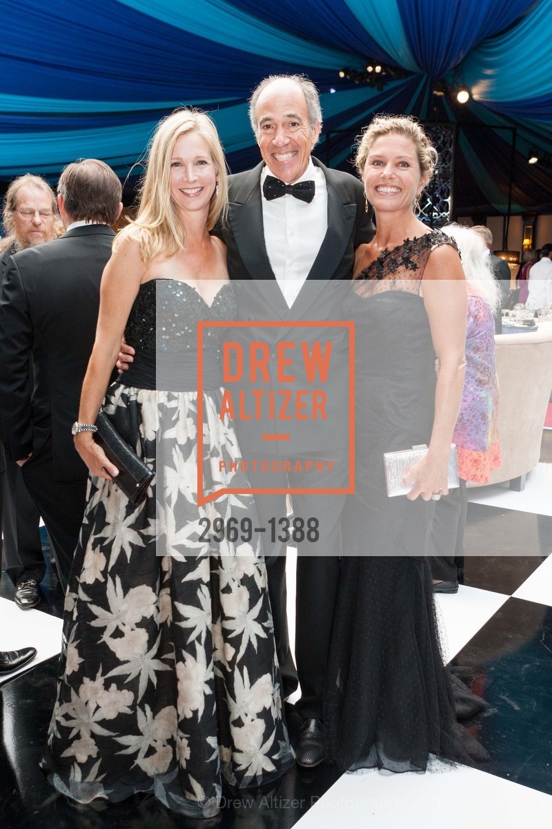 Jim Labe, Courtney Labe, Hillary McGonigle, Opera Ball 2016: La Revolution et L’Amour, War Memorial Opera House, September 9th, 2016, Photo #2969-1388 Jim Labe, Courtney Labe, Hillary McGonigle, Photo #2969-1388