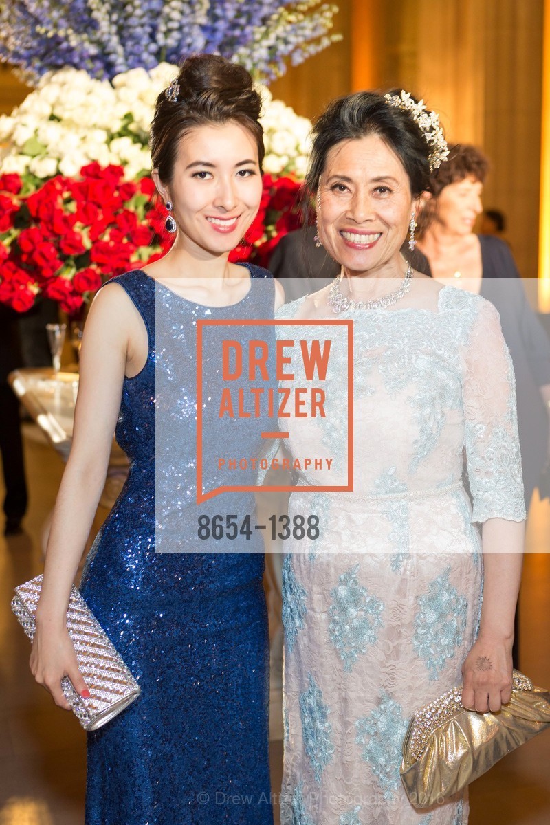 Selena Du, Vena Li, Opera Ball 2016: La Revolution et L’Amour, War Memorial Opera House, September 9th, 2016, Photo #8654-1388 Selena Du, Vena Li, Photo #8654-1388