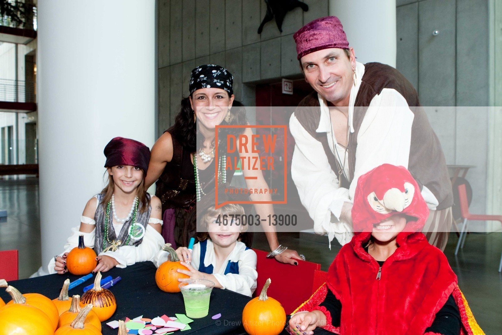 Katie Meade, Dana Meade, Nicholas Meade, Patrick Meade, Josephine Meade, CALIFORNIA ACADEMY OF SCIENCES Halloween Celebration, US, October 25th, 2009, Photo #4675003-13900 Katie Meade, Dana Meade, Nicholas Meade, Patrick Meade, Josephine Meade, Photo #4675003-13900