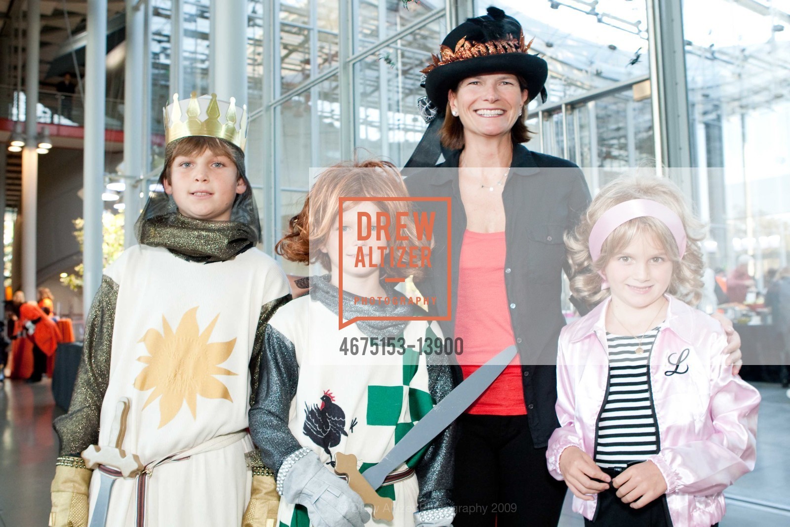 Will Conte, Peter Conte, Martha Conte, Louisa Conte, CALIFORNIA ACADEMY OF SCIENCES Halloween Celebration, US, October 25th, 2009, Photo #4675153-13900 Will Conte, Peter Conte, Martha Conte, Louisa Conte, Photo #4675153-13900