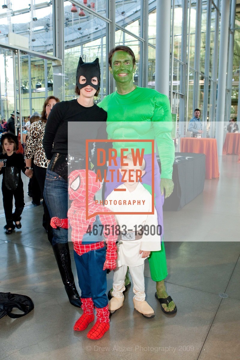 Claire Alt, Travis Alt, Eric Alt, CALIFORNIA ACADEMY OF SCIENCES Halloween Celebration, US, October 25th, 2009, Photo #4675183-13900 Claire Alt, Travis Alt, Eric Alt, Photo #4675183-13900
