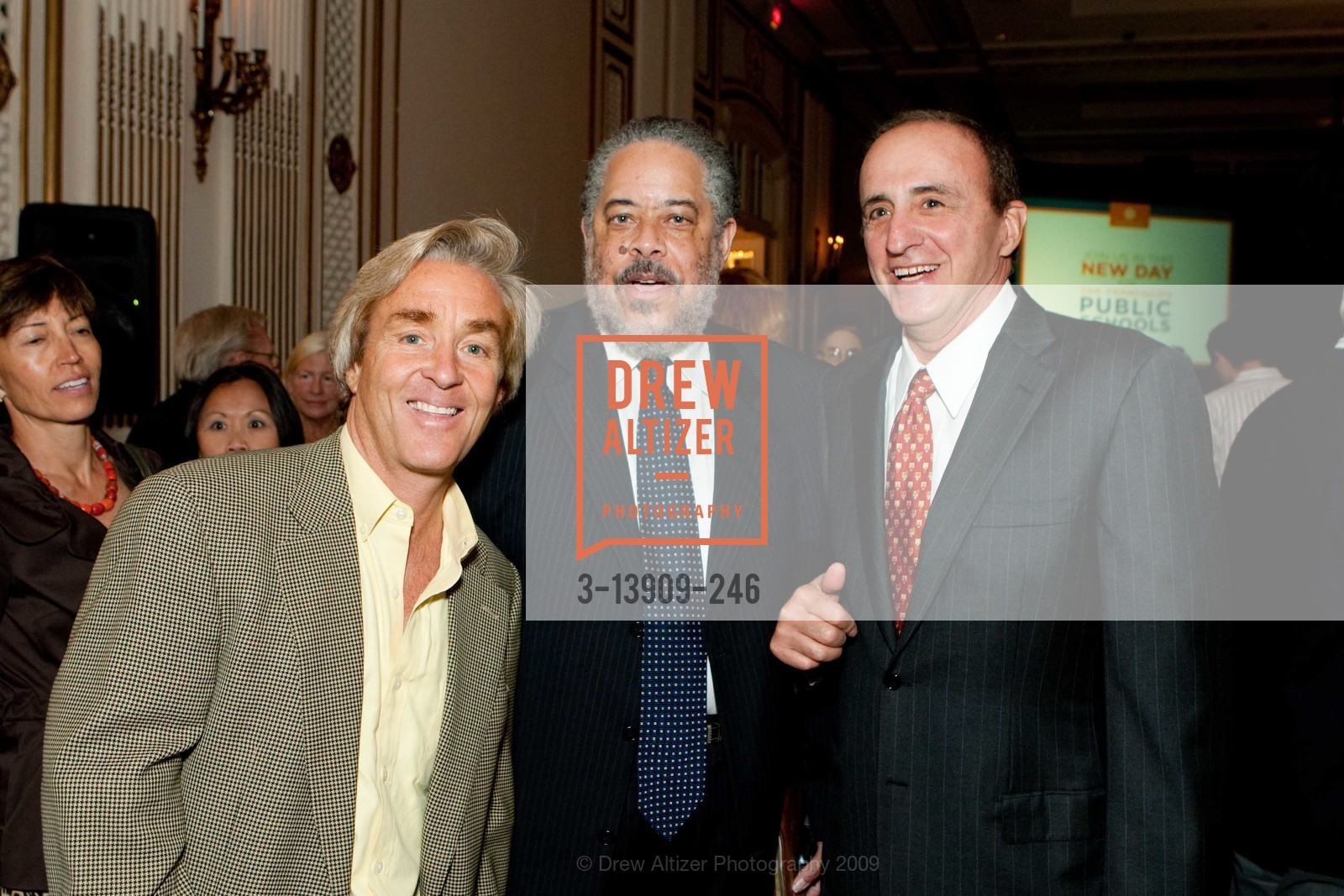 Jim Steyer, Glenn Holsclaw, John Scully, NEW DAY FOR SAN FRANCISCO'S PUBLIC SCHOOLS Benefit Luncheon for the San Francisco School Alliance, US, May 26th, 2009, Photo #3-13909-246 Jim Steyer, Glenn Holsclaw, John Scully, Photo #3-13909-246