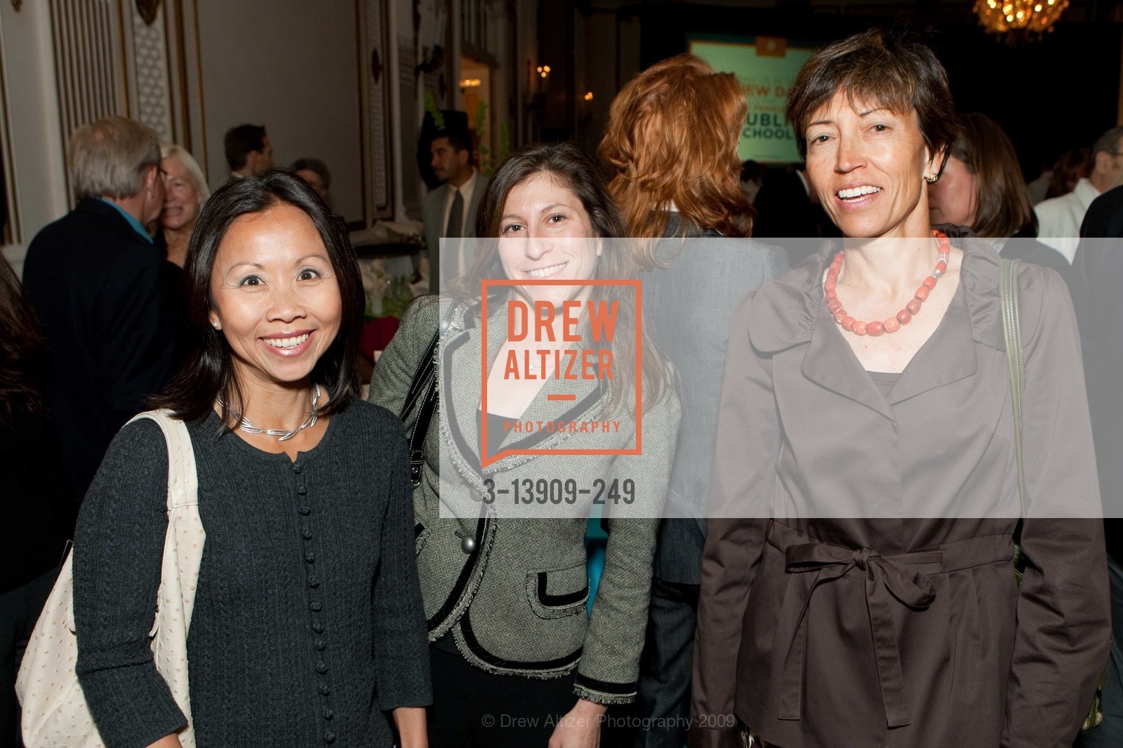 Denise Kline, Eve Cowan, Pam Hamamoto, NEW DAY FOR SAN FRANCISCO'S PUBLIC SCHOOLS Benefit Luncheon for the San Francisco School Alliance, US, May 26th, 2009, Photo #3-13909-249 Denise Kline, Eve Cowan, Pam Hamamoto, Photo #3-13909-249