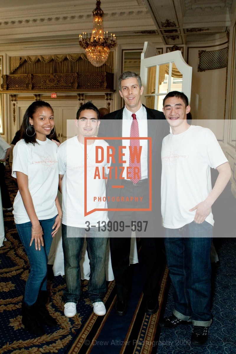 Stella Berry, Alvaro Calle, Honorable Arne Duncan, Dennis Xie, NEW DAY FOR SAN FRANCISCO'S PUBLIC SCHOOLS Benefit Luncheon for the San Francisco School Alliance, US, May 26th, 2009, Photo #3-13909-597 Stella Berry, Alvaro Calle, Honorable Arne Duncan, Dennis Xie, Photo #3-13909-597