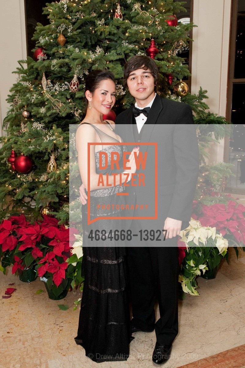 Jennifer Goykhman, Max Vangeli, Spinsters of San Francisco 80th Anniversary Gala, US, December 6th, 2009, Photo #4684668-13927 Jennifer Goykhman, Max Vangeli, Photo #4684668-13927