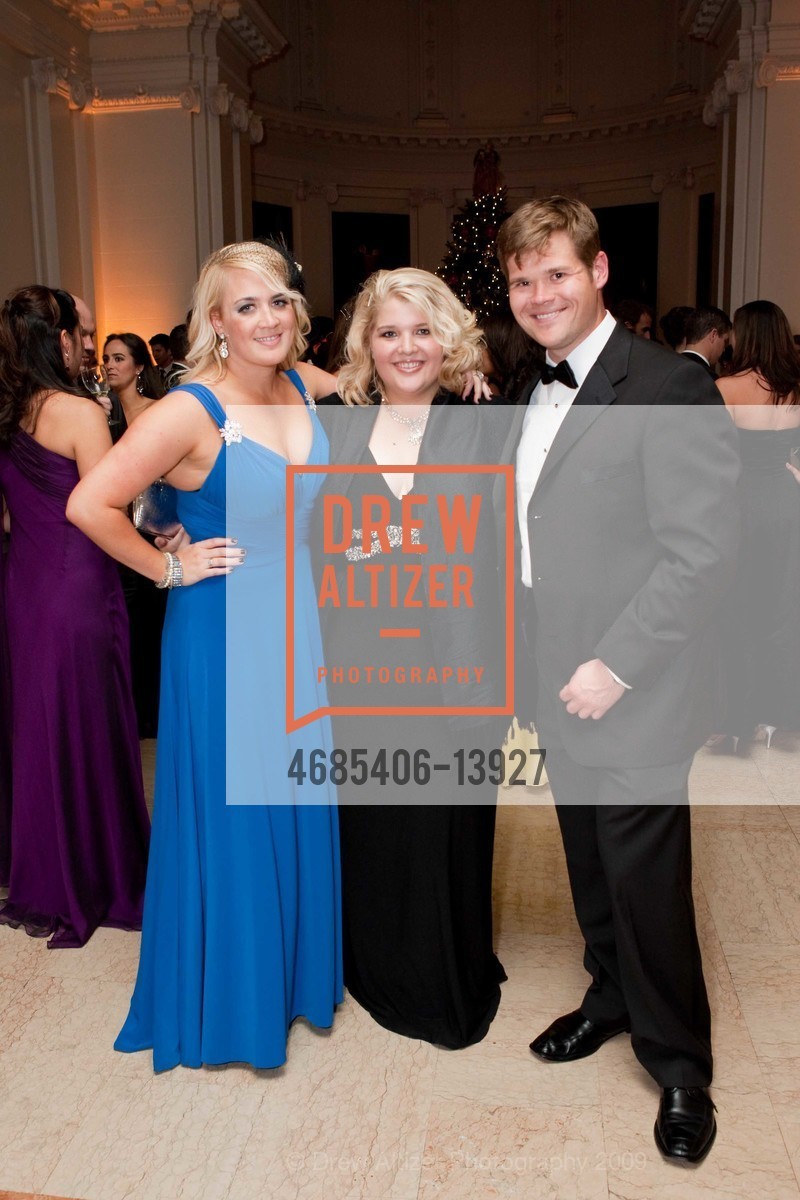 Ashley Hayes, Tara Childress, Jason Lippenberger, Spinsters of San Francisco 80th Anniversary Gala, US, December 6th, 2009, Photo #4685406-13927 Ashley Hayes, Tara Childress, Jason Lippenberger, Photo #4685406-13927