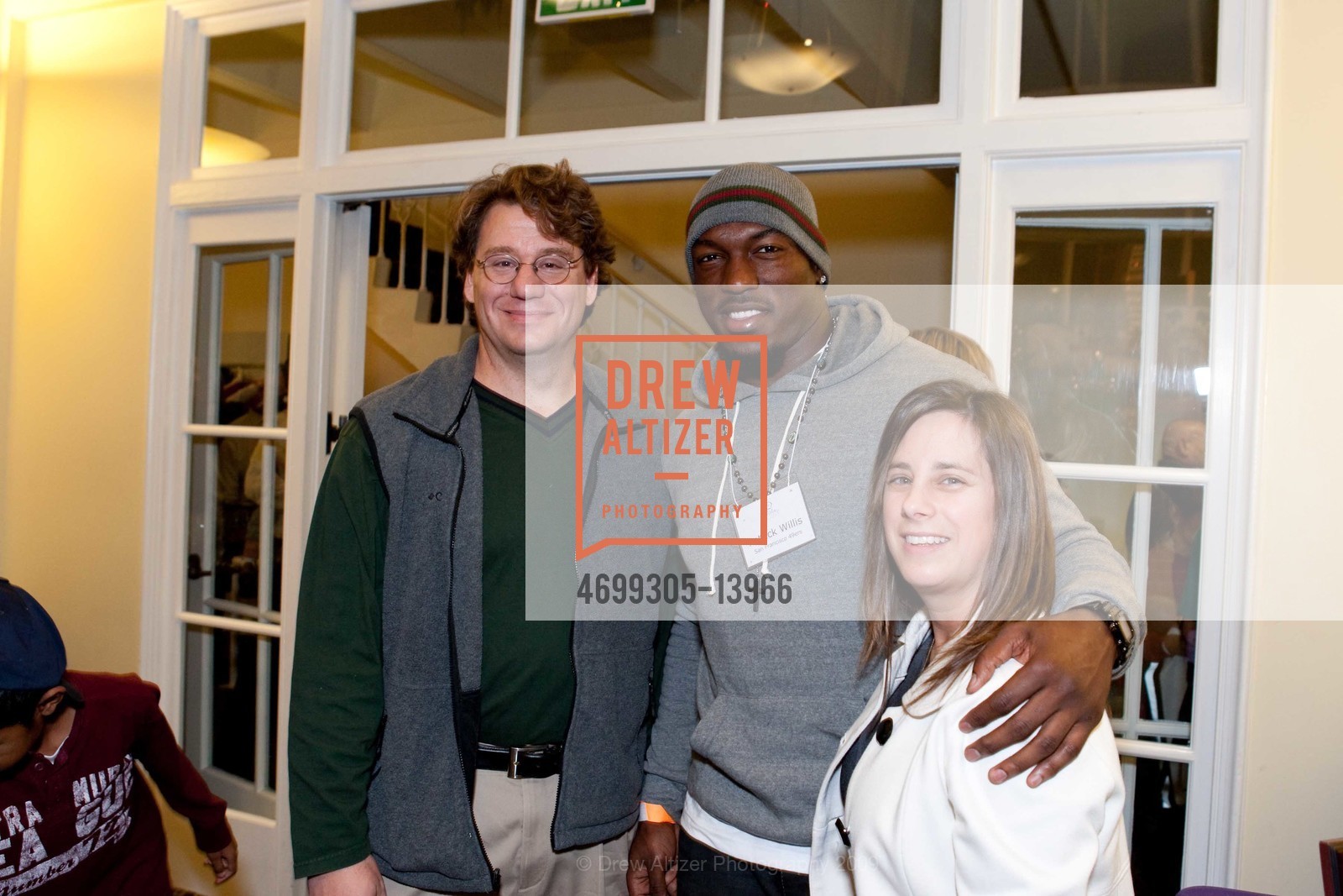 Ira Rothken, Patrick Willis, Stephanie Rothen, Holiday Heroes, US, December 8th, 2009, Photo #4699305-13966 Ira Rothken, Patrick Willis, Stephanie Rothen, Photo #4699305-13966