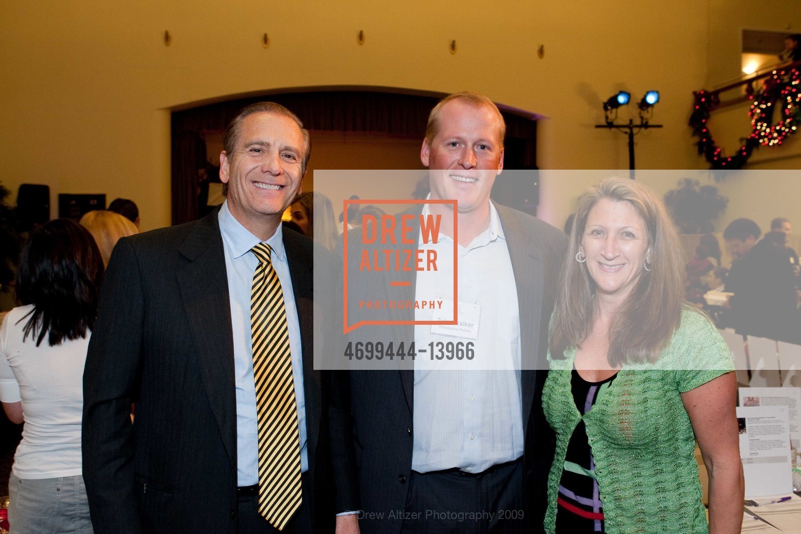 Bruce Nollenberger, Tyler Walker, Dee Dee Nollenberger, Holiday Heroes, US, December 8th, 2009, Photo #4699444-13966 Bruce Nollenberger, Tyler Walker, Dee Dee Nollenberger, Photo #4699444-13966