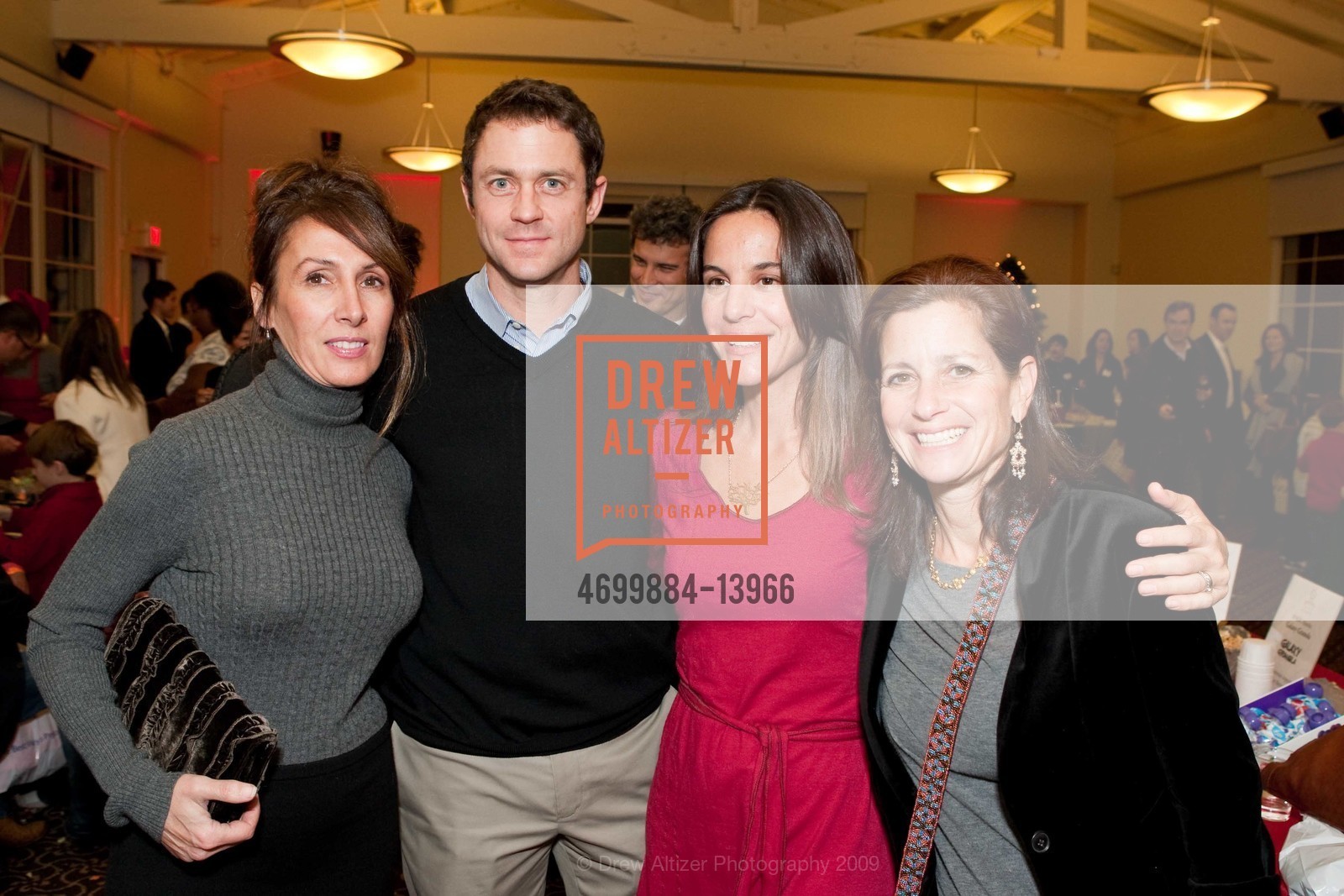 Julie Glavin, John Selle, Liv Selle, Gloria Hood, Holiday Heroes, US, December 8th, 2009, Photo #4699884-13966 Julie Glavin, John Selle, Liv Selle, Gloria Hood, Photo #4699884-13966