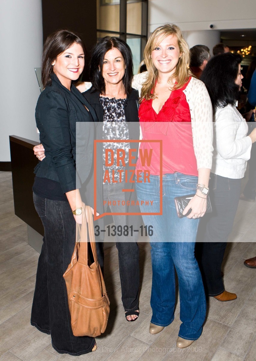 Erin Simonson, Brittany Raven, PARC 55's Art in the Parc - Cocktail Reception & Art Exhibit, US, June 17th, 2009, Photo #3-13981-116 Erin Simonson, Brittany Raven, Photo #3-13981-116
