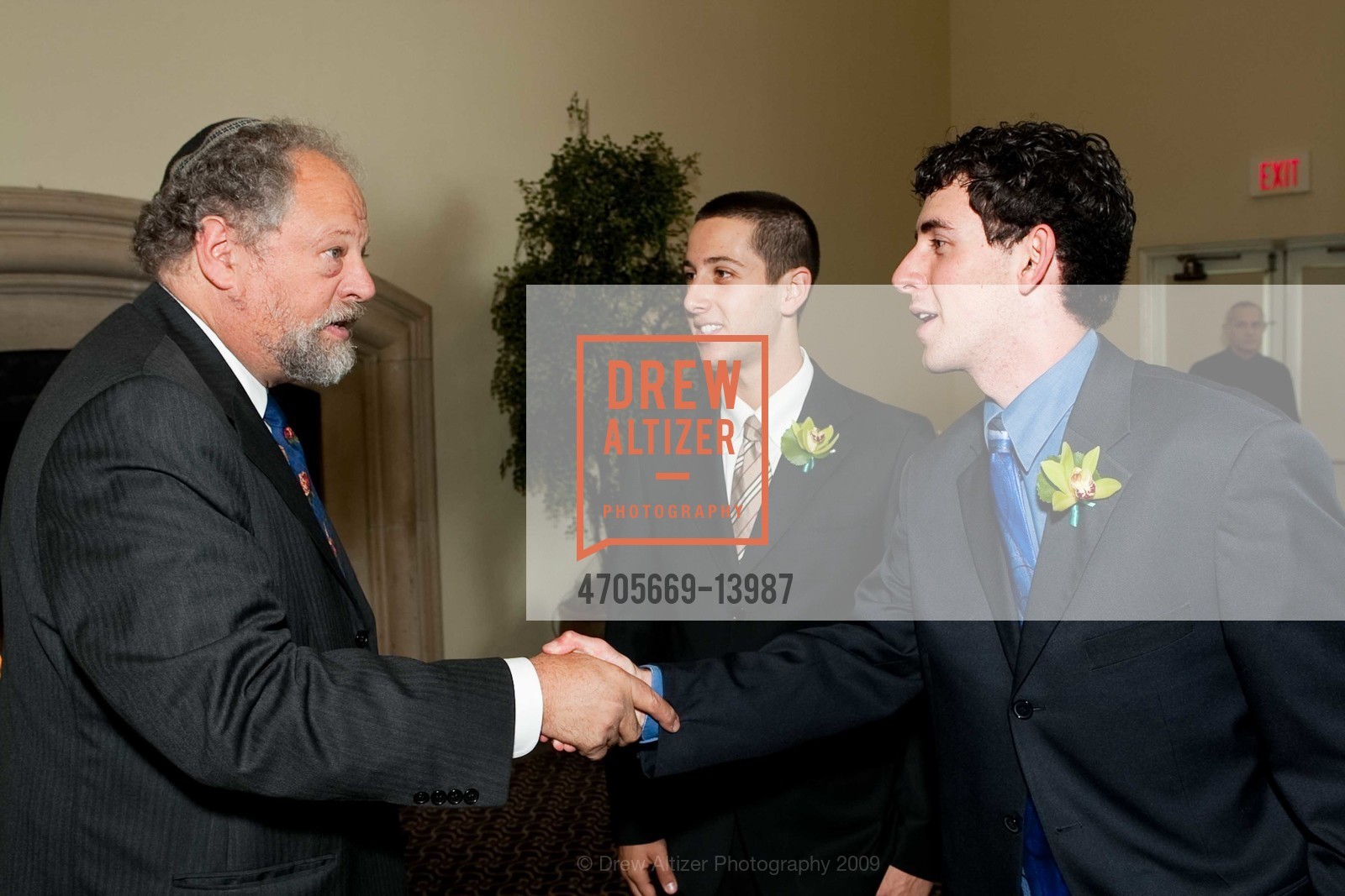 Rabbi Peretz, Max Einhorn, Aaron Feuer, Jewish Community Federation's Diller Teen Tikkun Olam Awards, US, September 1st, 2009, Photo #4705669-13987 Rabbi Peretz, Max Einhorn, Aaron Feuer, Photo #4705669-13987