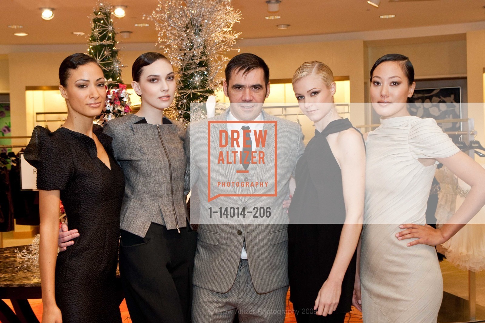 Bianca Warren, Heather Koenitzer, Roland Mouret, Lauren Meita, Ashley Ying, Roland Mouret at Neiman Marcus, US, December 9th, 2009, Photo #1-14014-206 Bianca Warren, Heather Koenitzer, Roland Mouret, Lauren Meita, Ashley Ying, Photo #1-14014-206