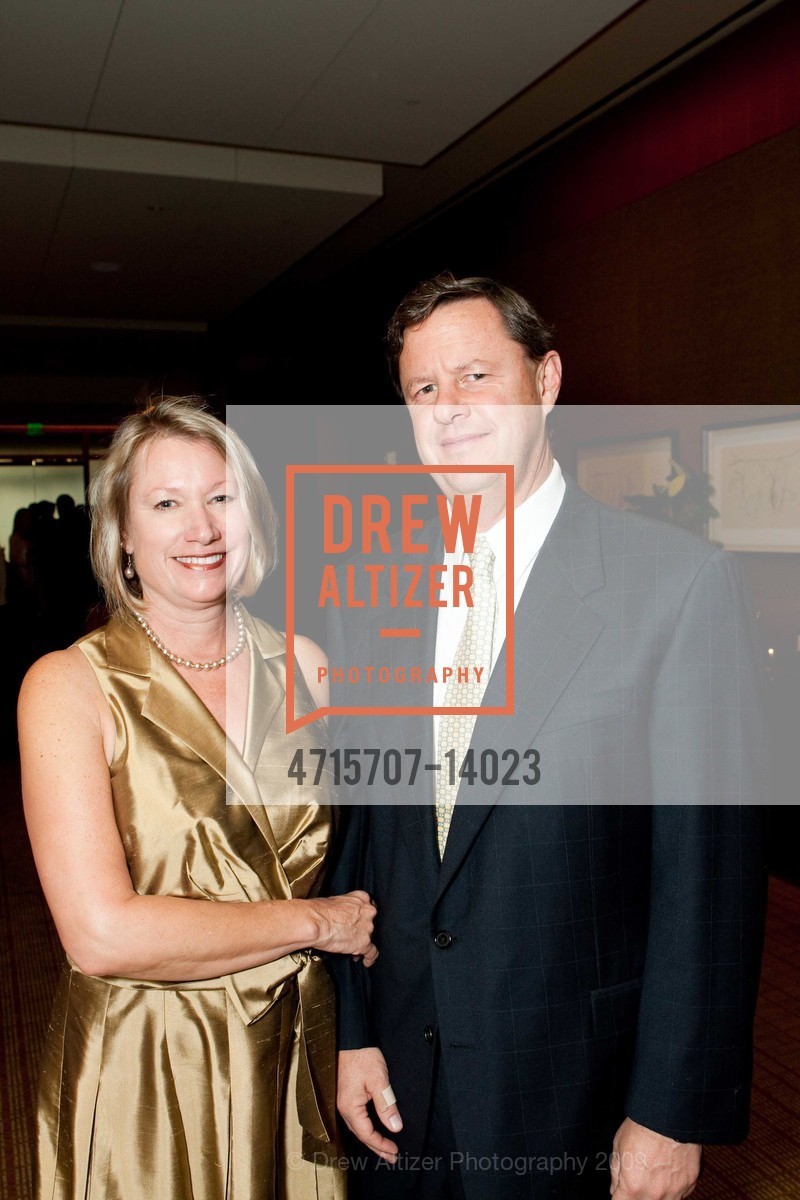Diane Vernon, Mark Vernon (President of Ridge), CRUSH THE SILENCE at The Four Seasons Hotel Palo Alto, US, October 25th, 2009, Photo #4715707-14023 Diane Vernon, Mark Vernon (President of Ridge), Photo #4715707-14023