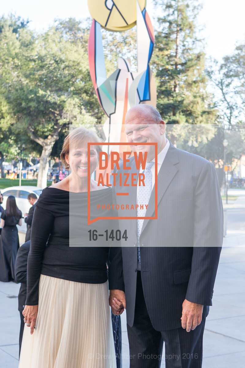 Sue Miller, James Emerson, San Jose Museum of Art's Wonder Ball, San Jose Museum of Art. 110 South Market Street San Jose, CA 95113, September 17th, 2016, Photo #16-1404 Sue Miller, James Emerson, Photo #16-1404