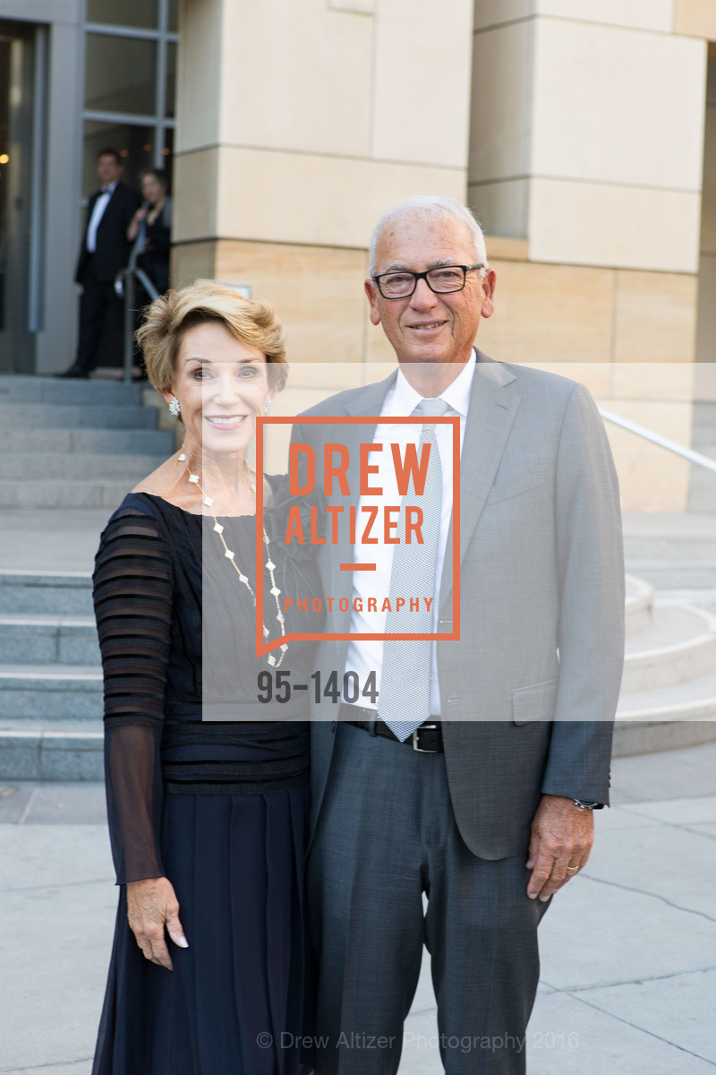 Carol Parker, Gerry Parker, San Jose Museum of Art's Wonder Ball, San Jose Museum of Art. 110 South Market Street San Jose, CA 95113, September 17th, 2016, Photo #95-1404 Carol Parker, Gerry Parker, Photo #95-1404