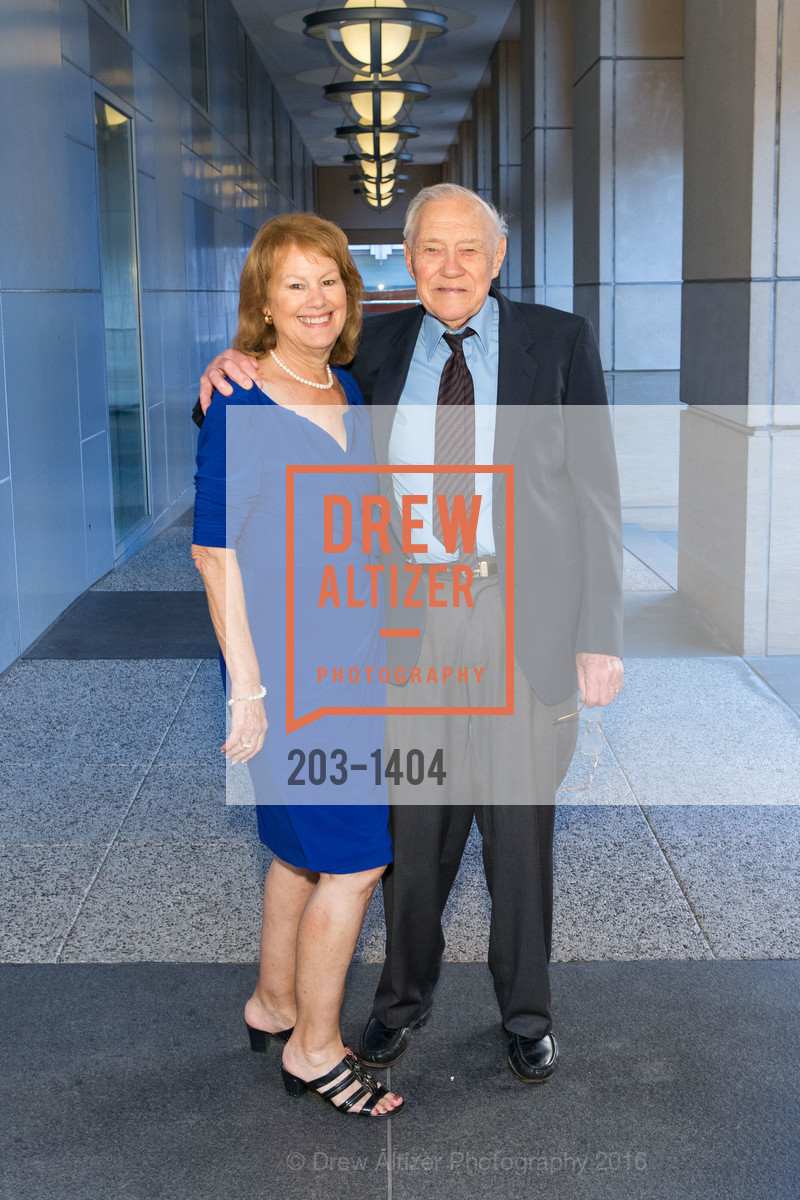 Mary Ann Barr, Ron Barr, San Jose Museum of Art's Wonder Ball, San Jose Museum of Art. 110 South Market Street San Jose, CA 95113, September 17th, 2016, Photo #203-1404 Mary Ann Barr, Ron Barr, Photo #203-1404
