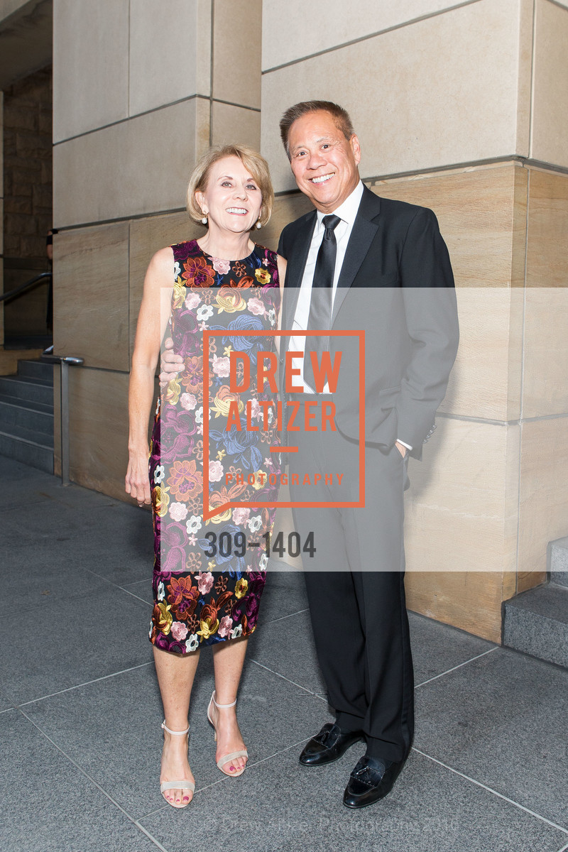 Mary Mocas, Marv Tseu, San Jose Museum of Art's Wonder Ball, San Jose Museum of Art. 110 South Market Street San Jose, CA 95113, September 17th, 2016, Photo #309-1404 Mary Mocas, Marv Tseu, Photo #309-1404