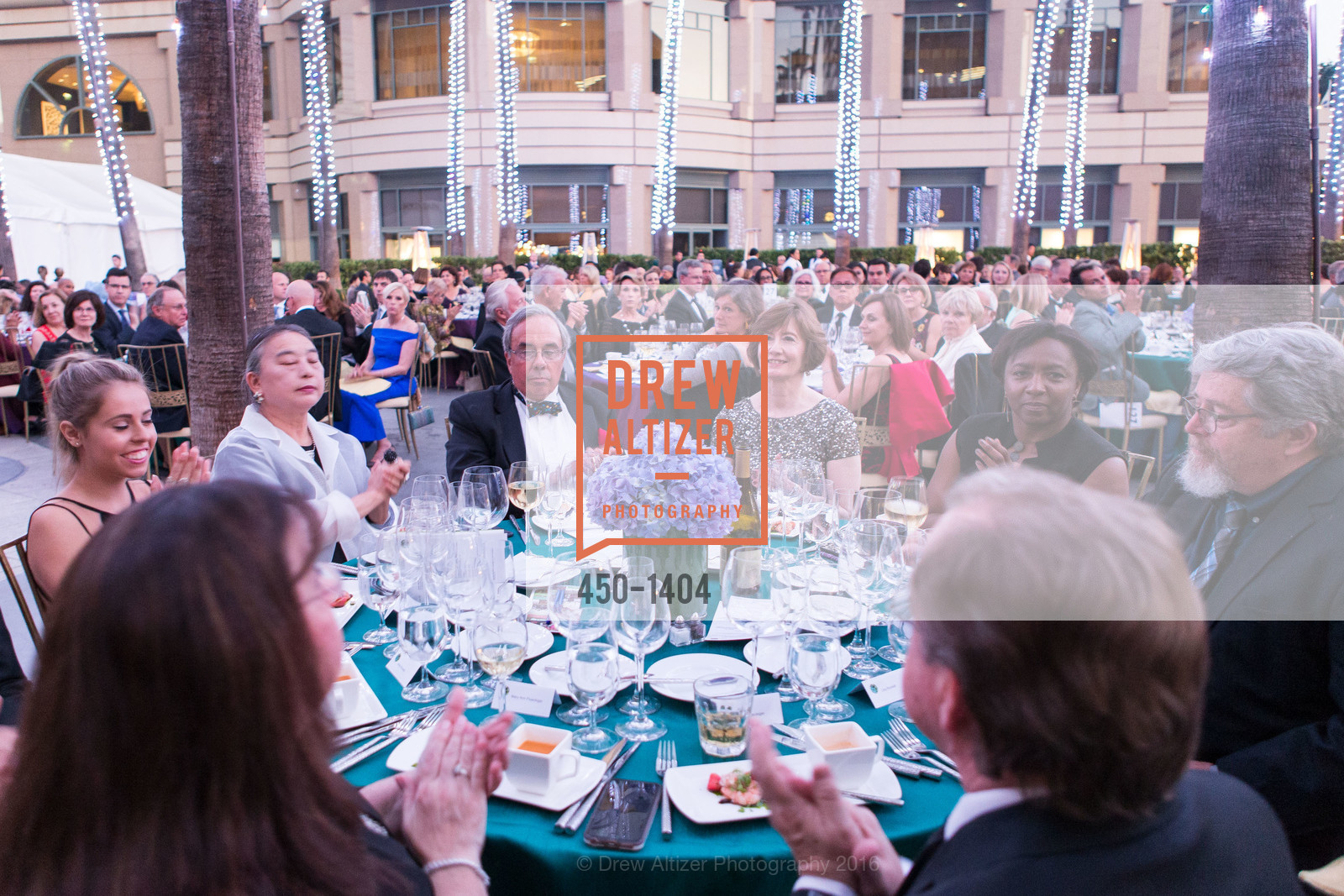 Atmosphere, San Jose Museum of Art's Wonder Ball, San Jose Museum of Art. 110 South Market Street San Jose, CA 95113, September 17th, 2016, Photo #450-1404 Atmosphere, Photo #450-1404