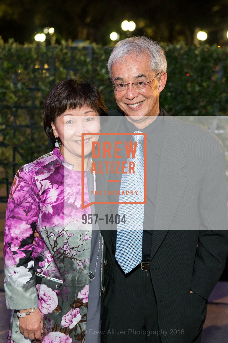 Lucia Cha, Jerry Hiura, San Jose Museum of Art's Wonder Ball, San Jose Museum of Art. 110 South Market Street San Jose, CA 95113, September 17th, 2016, Photo #957-1404 Lucia Cha, Jerry Hiura, Photo #957-1404