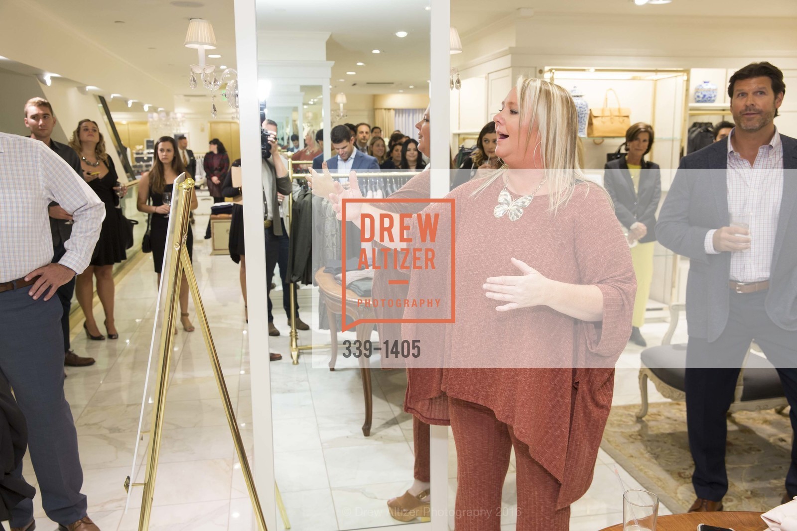 Lori Puccinelli Stern, Brooks Brothers and Gentry Home Magazine Celebrate the September Issue with Matthew Cook, Andrew Johnston & Jennifer Nagle, Brooks Brothers Union Square, September 13th, 2016, Photo #339-1405 Lori Puccinelli Stern, Photo #339-1405