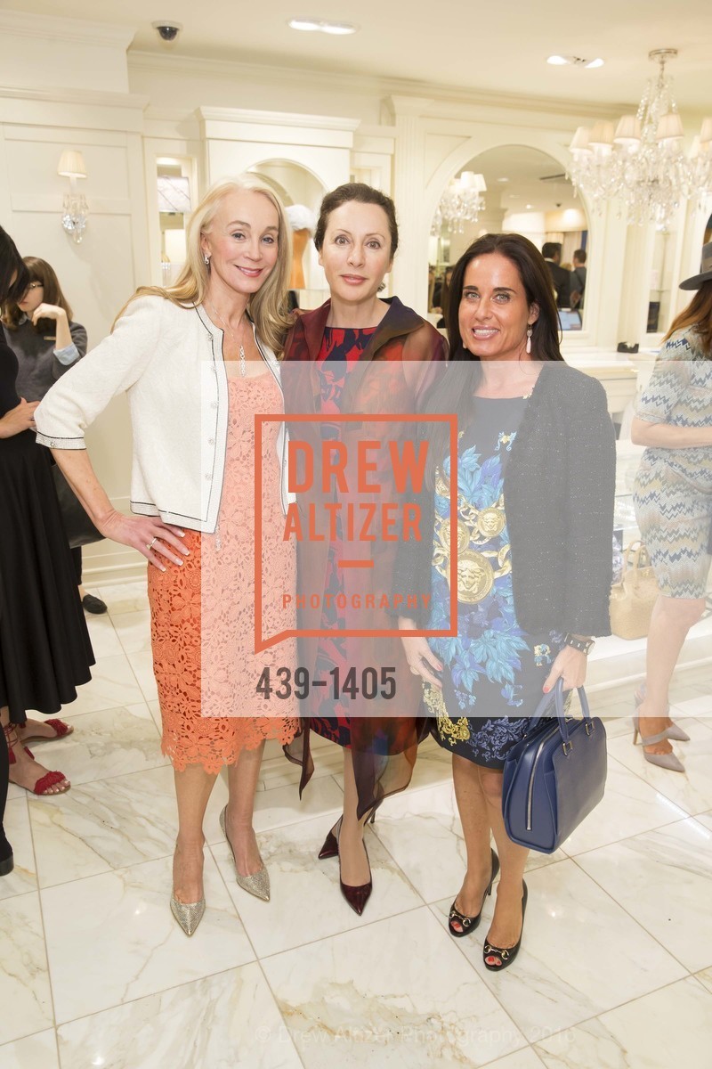 Giselle Anna Parry, Clara Shayevich, Natalia Urrutia Hernandez, Brooks Brothers and Gentry Home Magazine Celebrate the September Issue with Matthew Cook, Andrew Johnston & Jennifer Nagle, Brooks Brothers Union Square, September 13th, 2016, Photo #439-1405 Giselle Anna Parry, Clara Shayevich, Natalia Urrutia Hernandez, Photo #439-1405