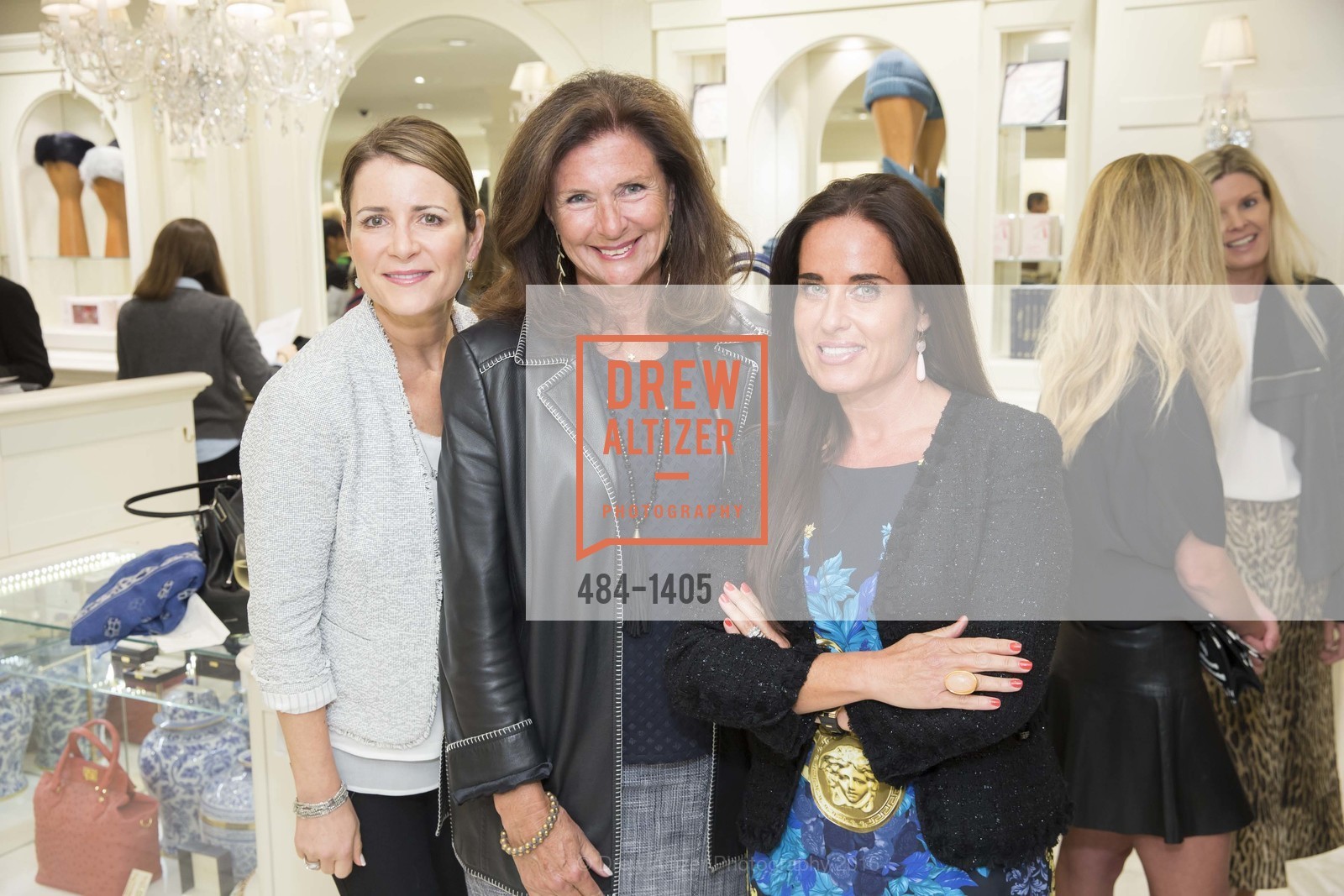 Michelle Ritchie, Linda Zider, Natalia Urrutia Hernandez, Brooks Brothers and Gentry Home Magazine Celebrate the September Issue with Matthew Cook, Andrew Johnston & Jennifer Nagle, Brooks Brothers Union Square, September 13th, 2016, Photo #484-1405 Michelle Ritchie, Linda Zider, Natalia Urrutia Hernandez, Photo #484-1405