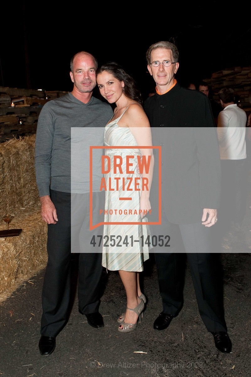 Dwayne Sherrill, Adriana Vargas, Marcus Robbins, Martin Showroom, US, October 27th, 2009, Photo #4725241-14052 Dwayne Sherrill, Adriana Vargas, Marcus Robbins, Photo #4725241-14052