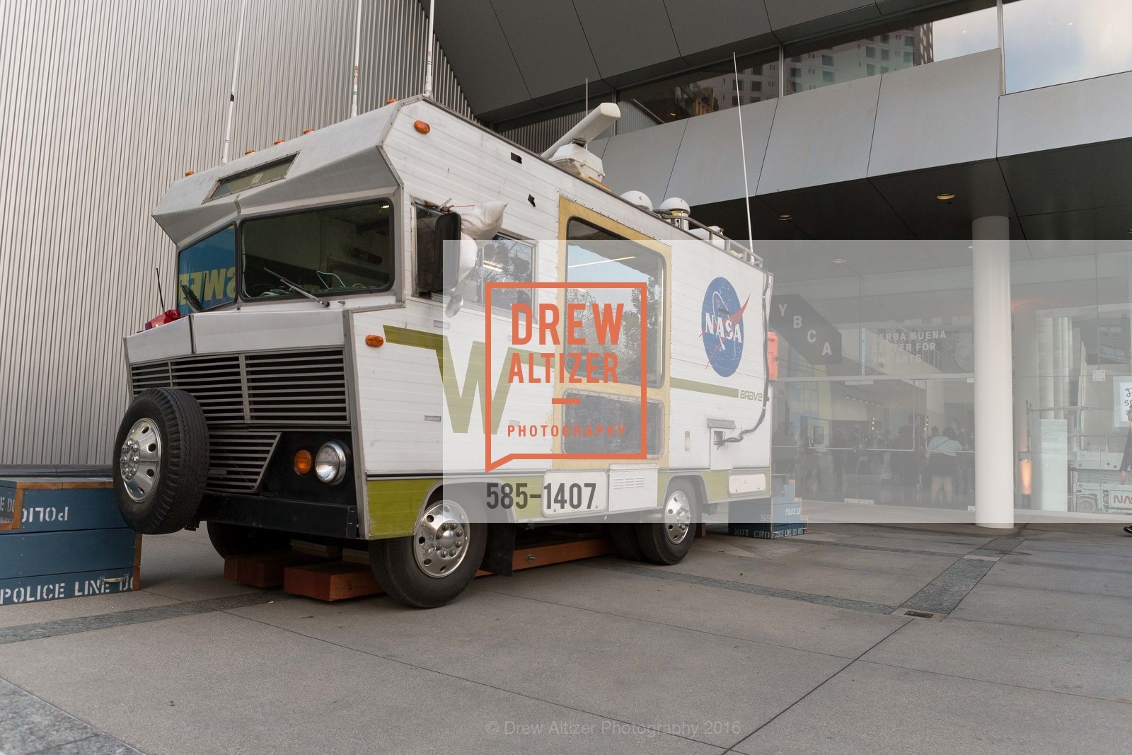 Atmosphere, YBCA's Europa: Preview for Space Program, YBCA. 701 Mission St. SF CA 94103, September 15th, 2016, Photo #585-1407 Atmosphere, Photo #585-1407