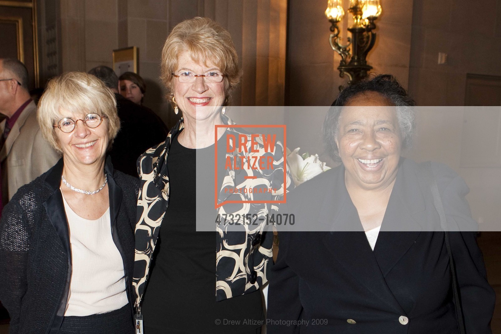 Annette Campbell-White, Linda Steenman, Sylvia Lindsey, San Francisco Opera Unveils Sculpture Of Lotfi Mansouri, US, October 27th, 2009, Photo #4732152-14070 Annette Campbell-White, Linda Steenman, Sylvia Lindsey, Photo #4732152-14070