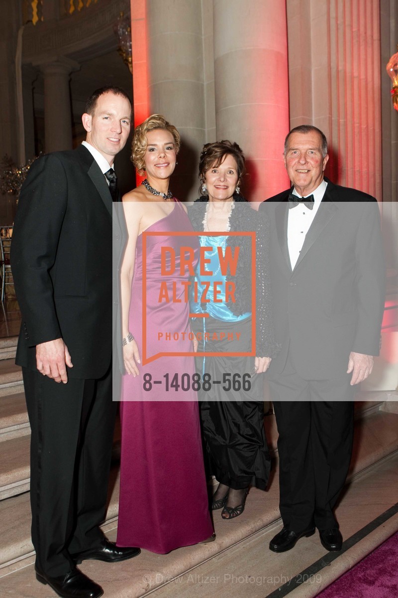 Charlie Moss, Trisha Weaver, Patricia Weaver, Richard Weaver, SF Ballet 2009 ENCORE! Opening Night Gala, US, January 21st, 2009, Photo #8-14088-566 Charlie Moss, Trisha Weaver, Patricia Weaver, Richard Weaver, Photo #8-14088-566