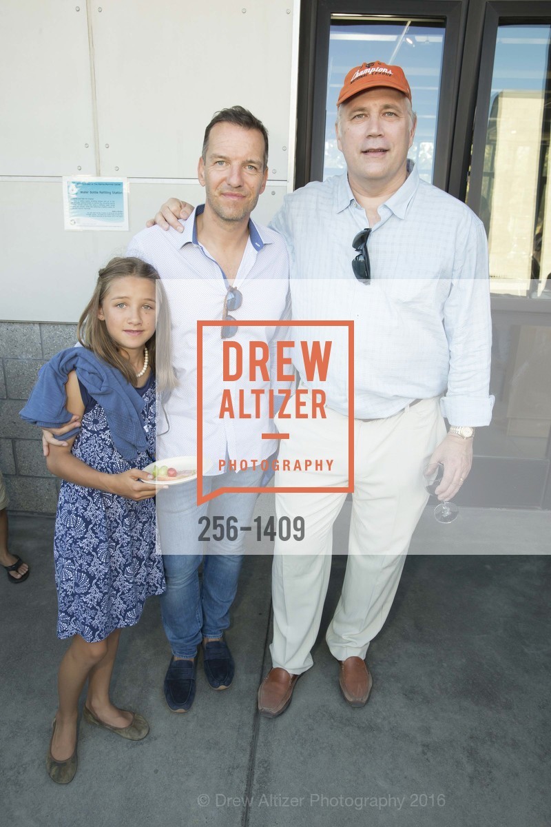 Sophie Haines Krapels, Marco Krapels, Tim Newell, The Sea Lion Soiree at Marine Mammal Center, Marine Mammal Center. 2000 Bunker Road, Fort Cronkhite, Sausalito, September 18th, 2016, Photo #256-1409 Sophie Haines Krapels, Marco Krapels, Tim Newell, Photo #256-1409
