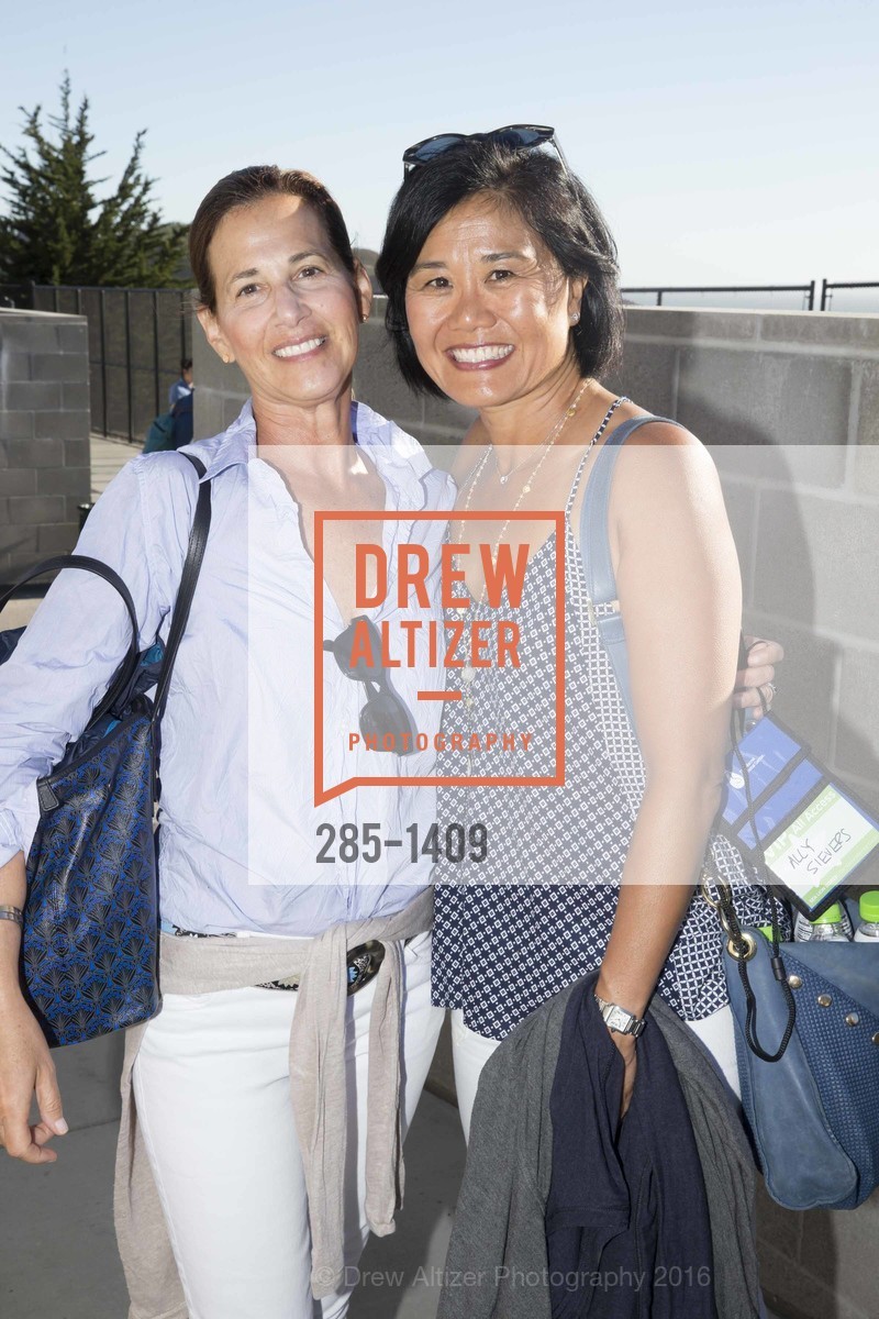 Ally Sievers, Julie Carlucci, The Sea Lion Soiree at Marine Mammal Center, Marine Mammal Center. 2000 Bunker Road, Fort Cronkhite, Sausalito, September 18th, 2016, Photo #285-1409 Ally Sievers, Julie Carlucci, Photo #285-1409