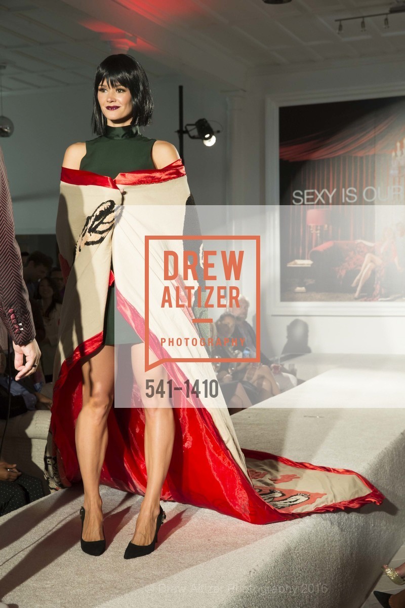 Runway, JAKE and The Drever Family Foundation Present “FASHION for A REASON” JAKE debuts “The NIGHT CIRCUS” Fall/Winter Collection, JAKE Flagship and Battery Penthouse, September 15th, 2016, Photo #541-1410 Runway, Photo #541-1410