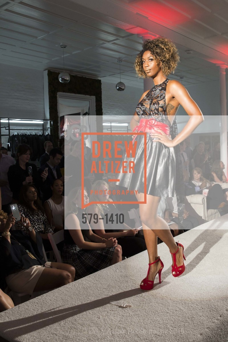 Runway, JAKE and The Drever Family Foundation Present “FASHION for A REASON” JAKE debuts “The NIGHT CIRCUS” Fall/Winter Collection, JAKE Flagship and Battery Penthouse, September 15th, 2016, Photo #579-1410 Runway, Photo #579-1410
