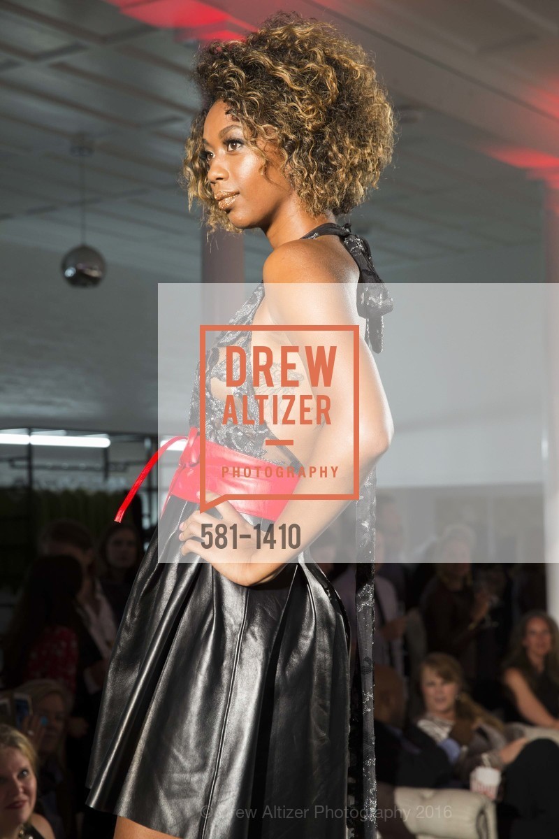 Runway, JAKE and The Drever Family Foundation Present “FASHION for A REASON” JAKE debuts “The NIGHT CIRCUS” Fall/Winter Collection, JAKE Flagship and Battery Penthouse, September 15th, 2016, Photo #581-1410 Runway, Photo #581-1410