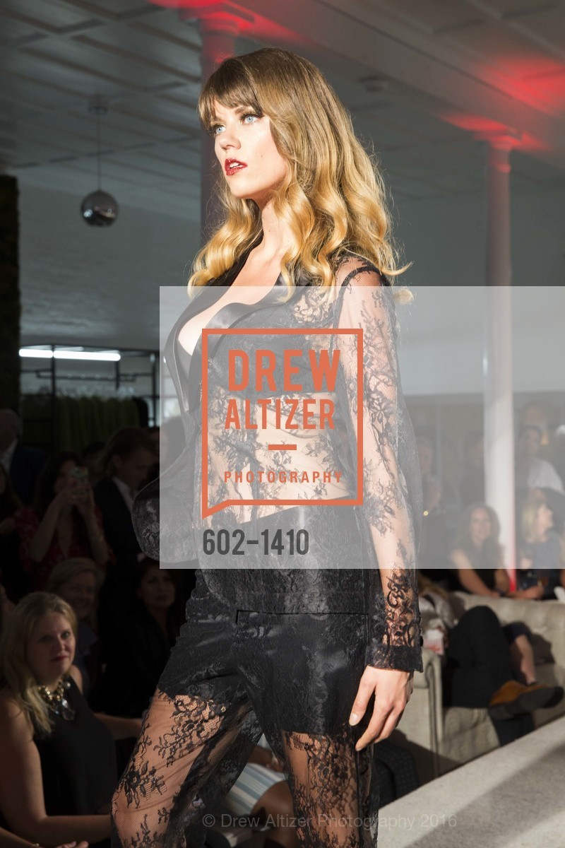 Runway, JAKE and The Drever Family Foundation Present “FASHION for A REASON” JAKE debuts “The NIGHT CIRCUS” Fall/Winter Collection, JAKE Flagship and Battery Penthouse, September 15th, 2016, Photo #602-1410 Runway, Photo #602-1410