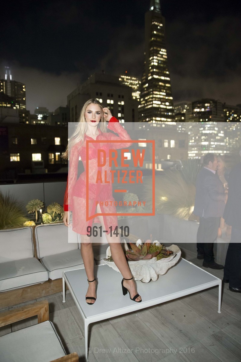 Lynn Kennedy, JAKE and The Drever Family Foundation Present “FASHION for A REASON” JAKE debuts “The NIGHT CIRCUS” Fall/Winter Collection, JAKE Flagship and Battery Penthouse, September 15th, 2016, Photo #961-1410 Lynn Kennedy, Photo #961-1410