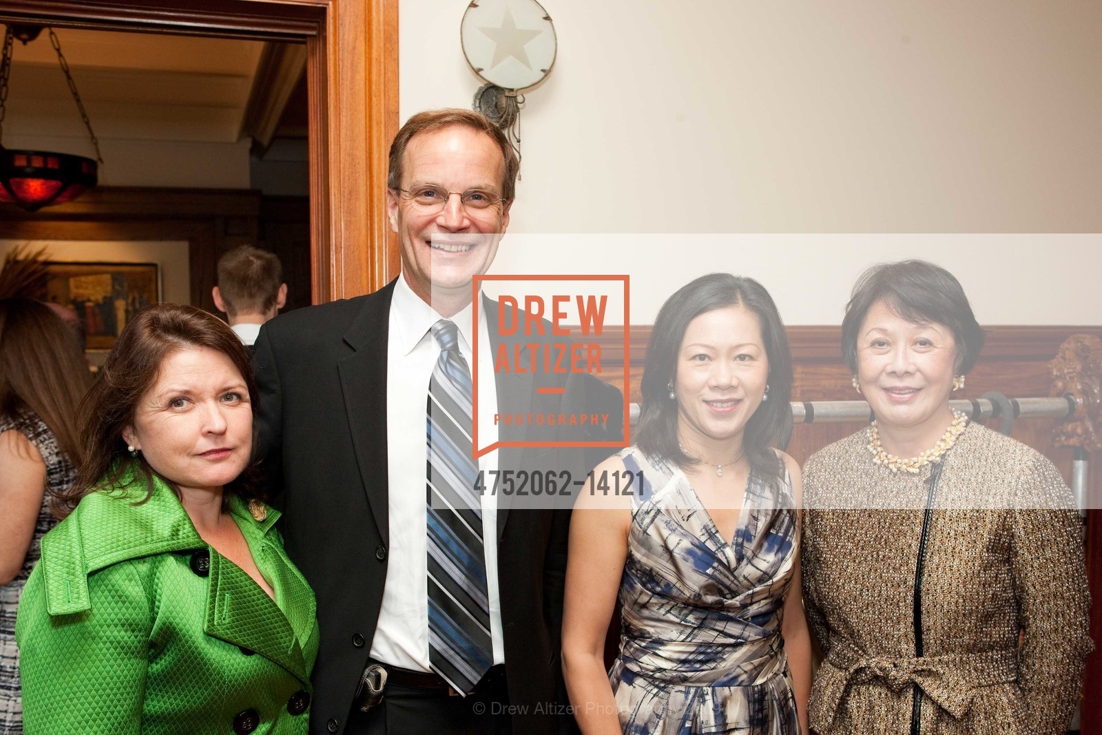 Elizabeth Folger, Brent Assink, Jessa Wu, Margaret Collins, SF SYMPHONY Soiree Hosted by Michael Tilson Thomas, US, June 12th, 2009, Photo #4752062-14121 Elizabeth Folger, Brent Assink, Jessa Wu, Margaret Collins, Photo #4752062-14121