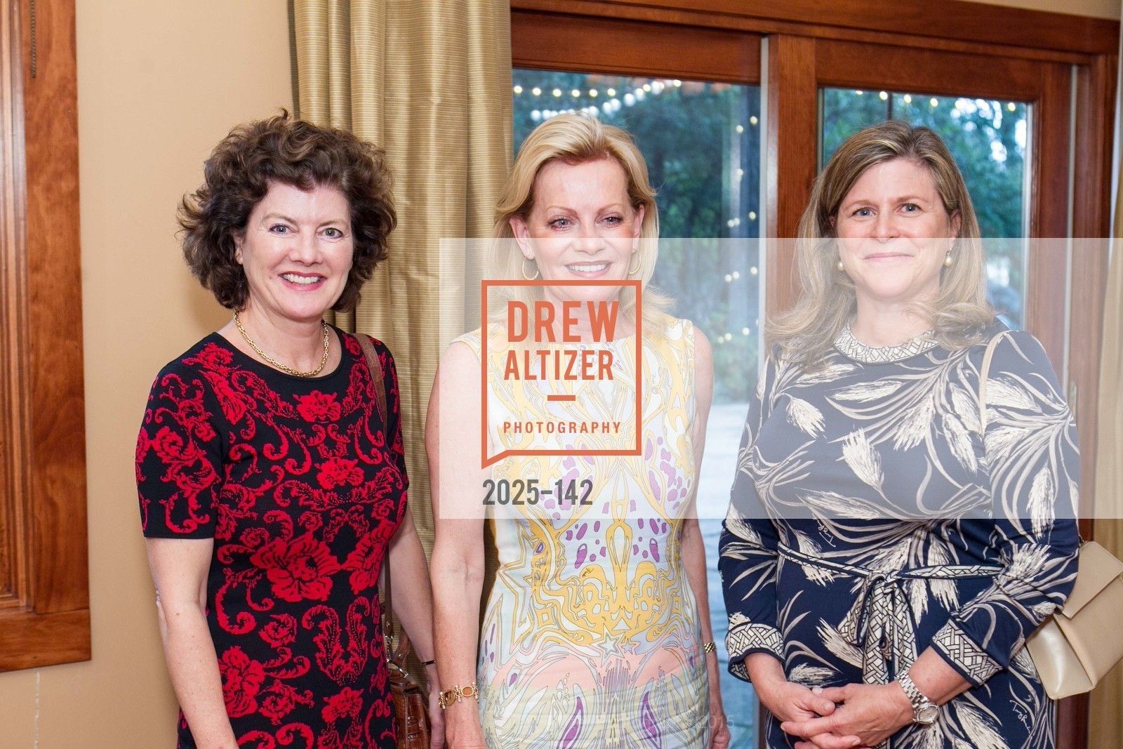 Jacqueline Witter, Alison Carlson, Wynne Dubovoy, Gucci & Vogue Dinner, Private Residence. Private Residence, June 3rd, 2015, Photo #2025-142 Jacqueline Witter, Alison Carlson, Wynne Dubovoy, Photo #2025-142