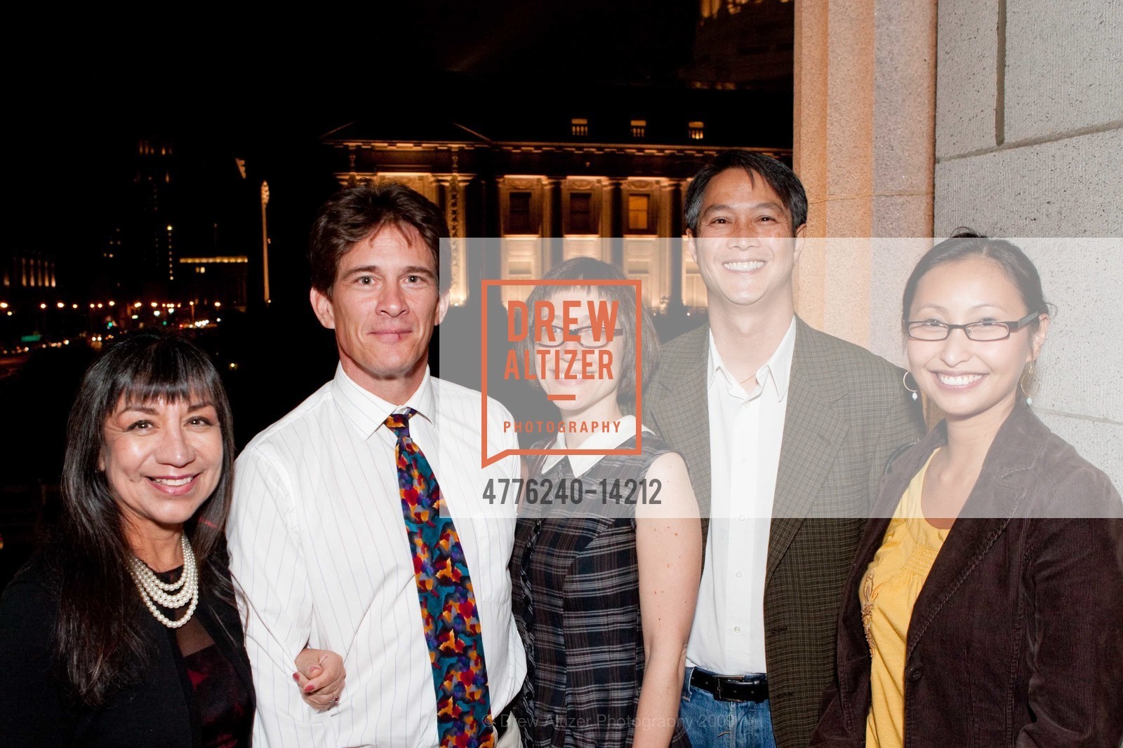 Lorraine Garcia-Nakata, Greg Dedic, Christina Olper, Rod Lowe, Janet Del Mundo, THE SAN FRANCISCO FOUNDATION: 2009 Community Leadership Awards, San Francisco War Memorial Veterans Building, Herbst Theatre. 401 Van Ness Avenue, September 22nd, 2009, Photo #4776240-14212 Lorraine Garcia-Nakata, Greg Dedic, Christina Olper, Rod Lowe, Janet Del Mundo, Photo #4776240-14212