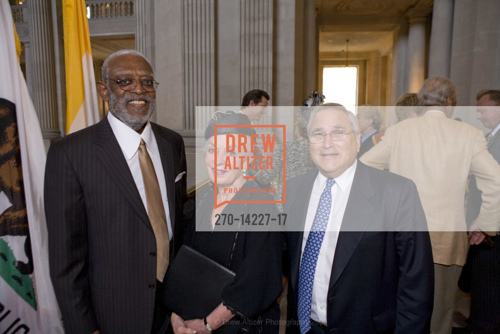 John Dearman, Ellen Schumer, Peter Samuels, L'Avenue Group and Hon. Willie Brown host Champagne and Caviar Reception at City Hall, US, September 23rd, 2009, Photo #270-14227-17 John Dearman, Ellen Schumer, Peter Samuels, Photo #270-14227-17