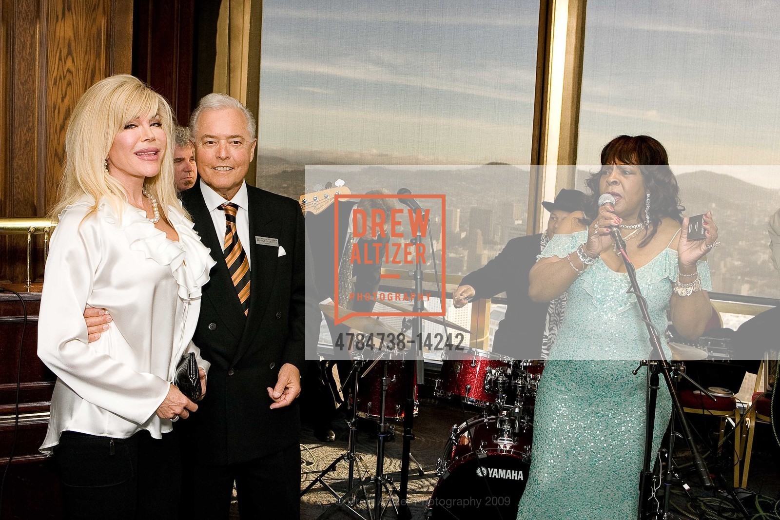 Isabelle Laub, Arnold Laub, Martha Reeves, Arnold Laub Event, US, April 18th, 2009, Photo #4784738-14242 Isabelle Laub, Arnold Laub, Martha Reeves, Photo #4784738-14242