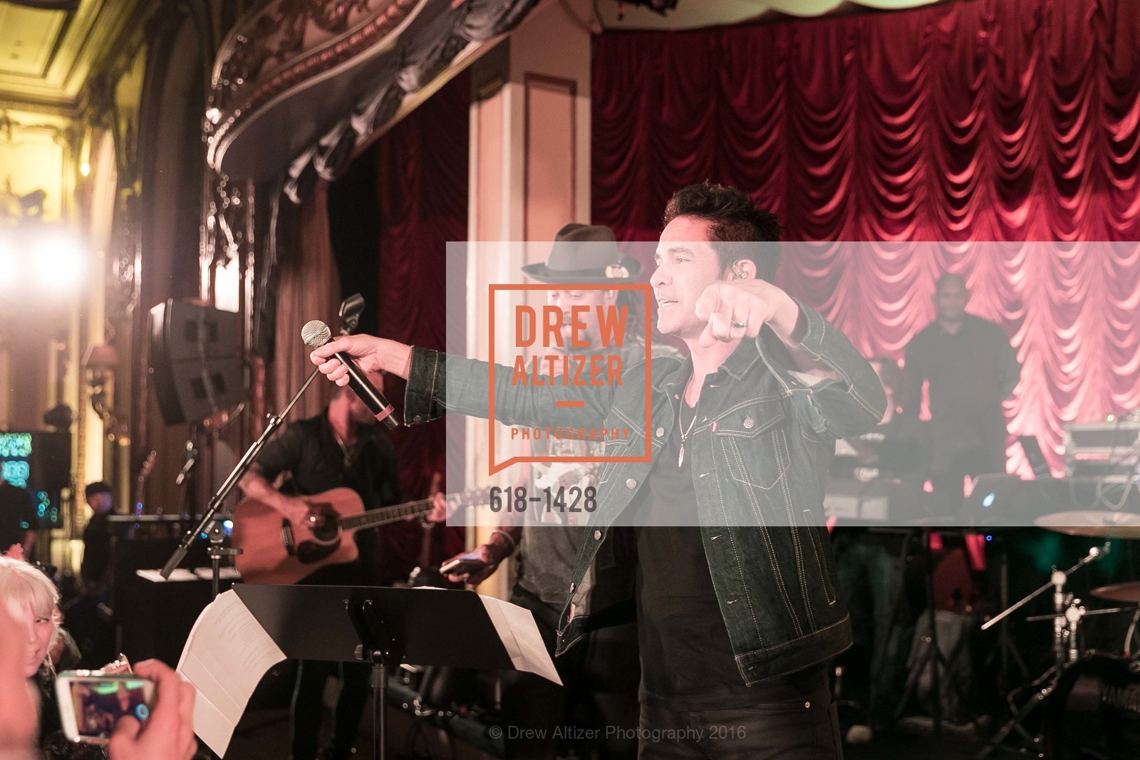 Michael Franti, Pat Monahan, Do it for the Love Foundation Hosts the Rocker's Ball, Fairmont SF, Venetian Room, September 21st, 2016, Photo #618-1428 Michael Franti, Pat Monahan, Photo #618-1428