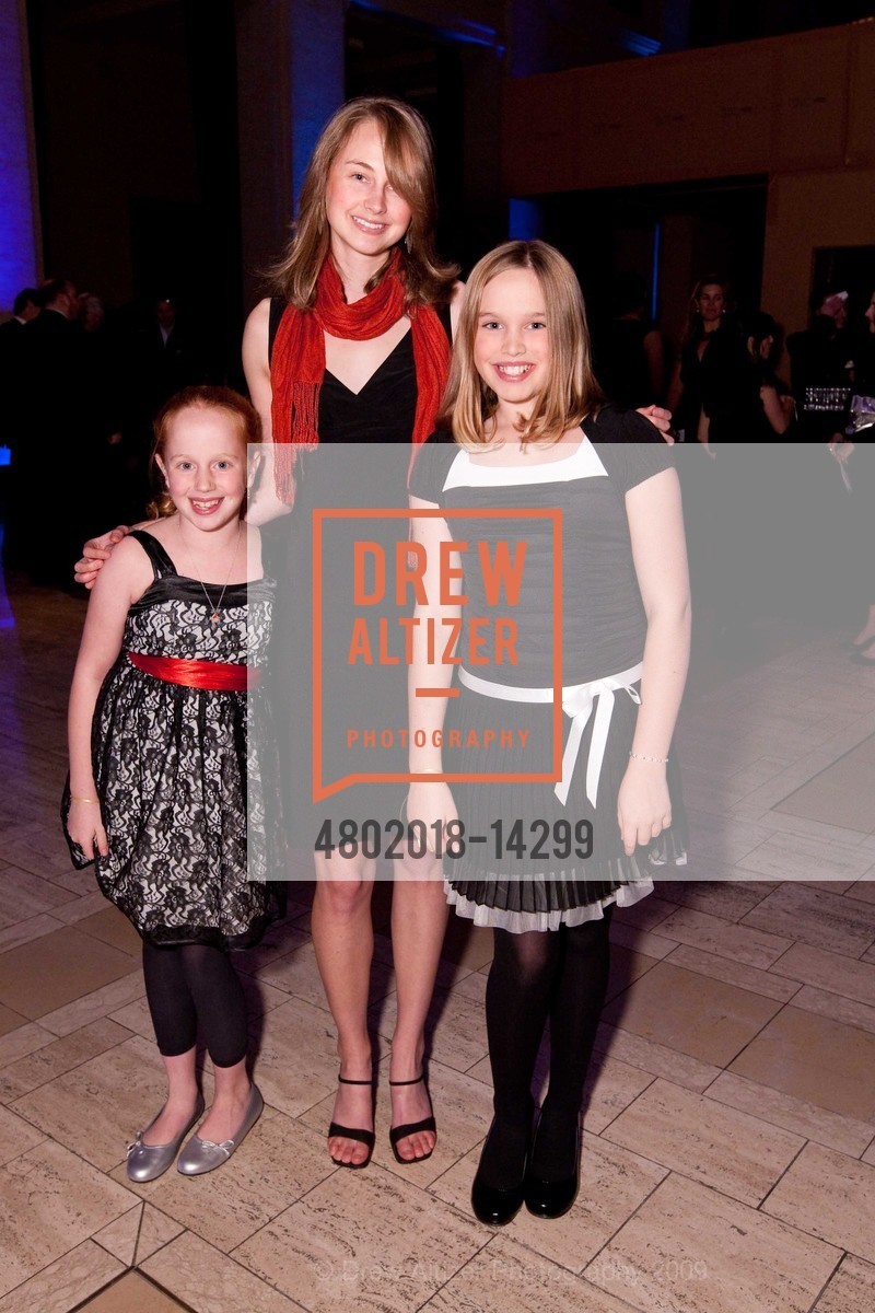 Serafina Keltner-McNeil, Liz Castle, Natalie Sophia Keltner-McNeil, True Meaning Launch Party, US, December 16th, 2009, Photo #4802018-14299 Serafina Keltner-McNeil, Liz Castle, Natalie Sophia Keltner-McNeil, Photo #4802018-14299