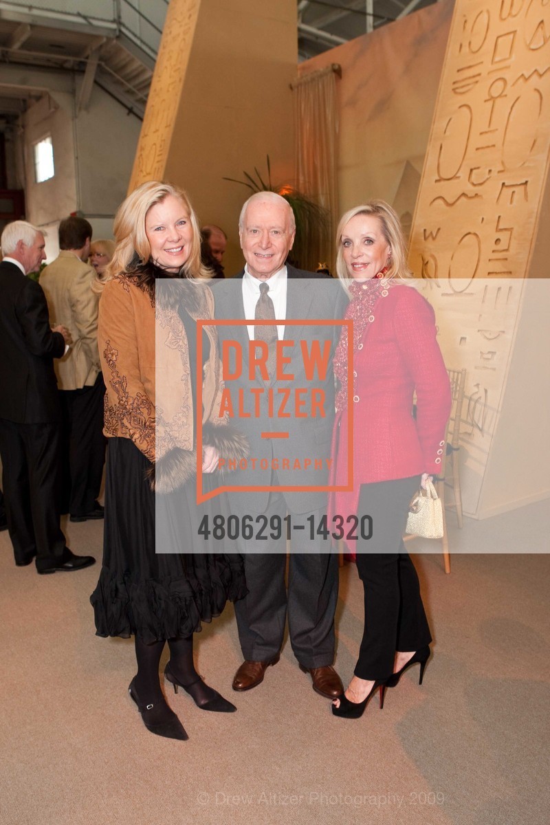 Layne Gray, Michael Barcun, Barbara Brown, The San Francisco Fall Antiques Show Benefiting Enterprise for High School Students, US, October 29th, 2009, Photo #4806291-14320 Layne Gray, Michael Barcun, Barbara Brown, Photo #4806291-14320