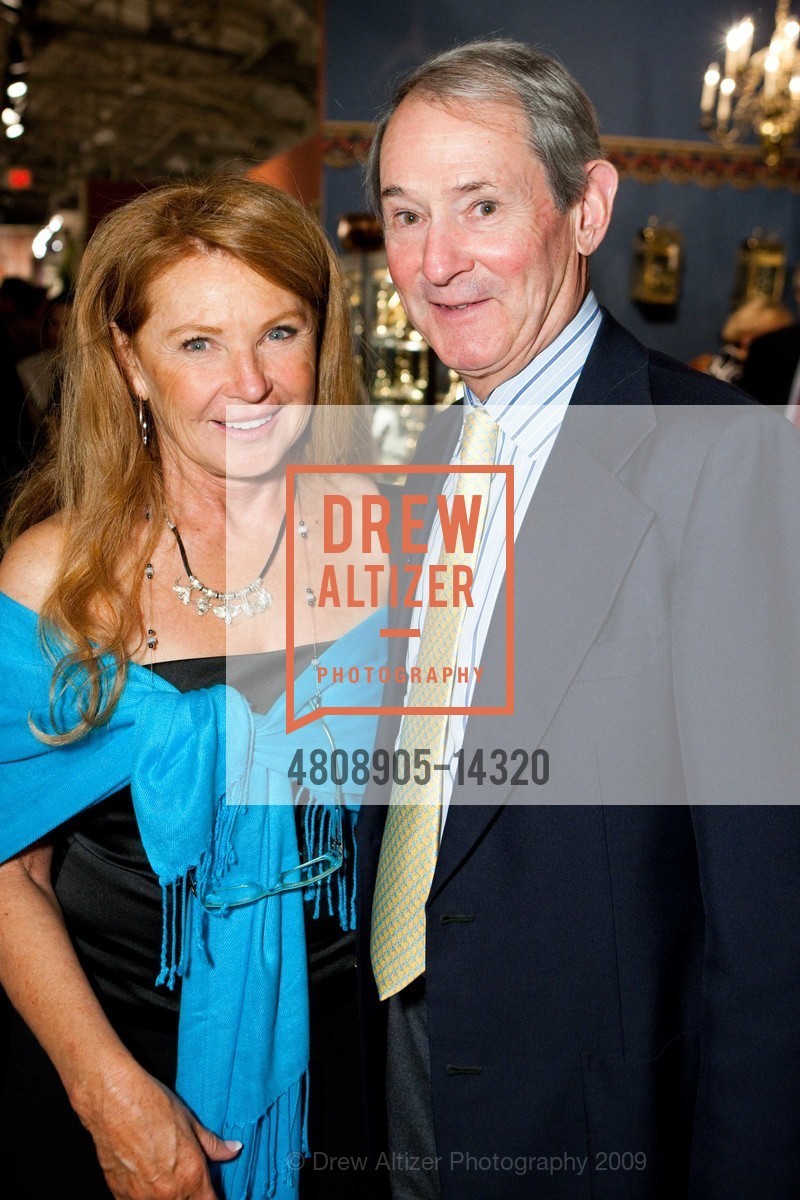Sandy Schlumberger, Tom Sparks, The San Francisco Fall Antiques Show Benefiting Enterprise for High School Students, US, October 29th, 2009, Photo #4808905-14320 Sandy Schlumberger, Tom Sparks, Photo #4808905-14320
