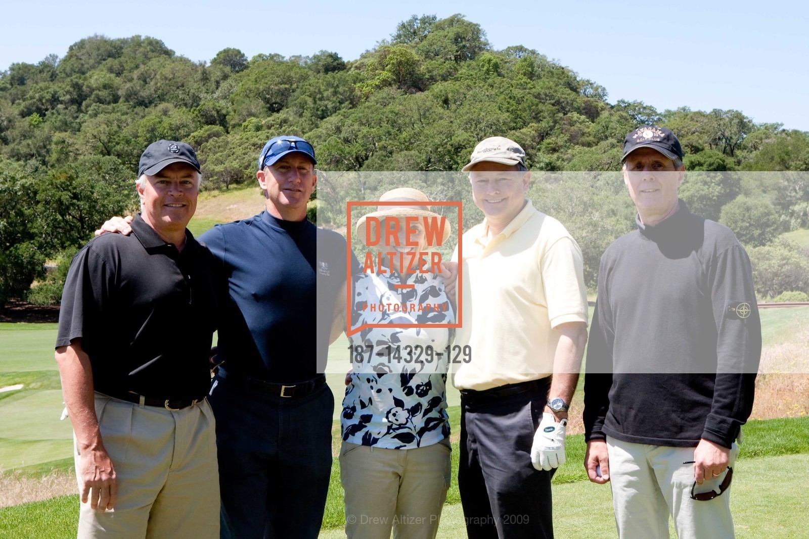 Scott Phillips, Katherine Alden, Peter Mclaughlin, Leo Loane, Mayacama's Annual Celebrity Golf Tournament, US, May 20th, 2009, Photo #187-14329-129 Scott Phillips, Katherine Alden, Peter Mclaughlin, Leo Loane, Photo #187-14329-129