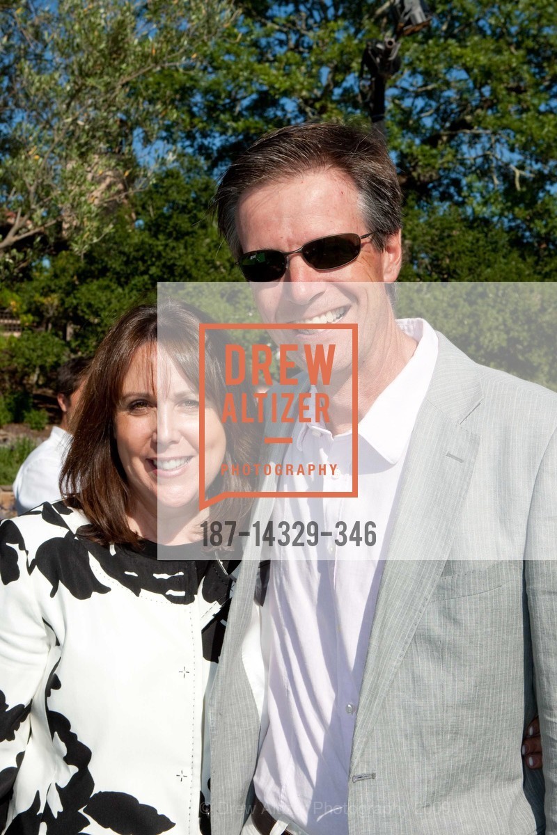 Kathy Hopkins, Greg Hopkins, Mayacama's Annual Celebrity Golf Tournament, US, May 20th, 2009, Photo #187-14329-346 Kathy Hopkins, Greg Hopkins, Photo #187-14329-346