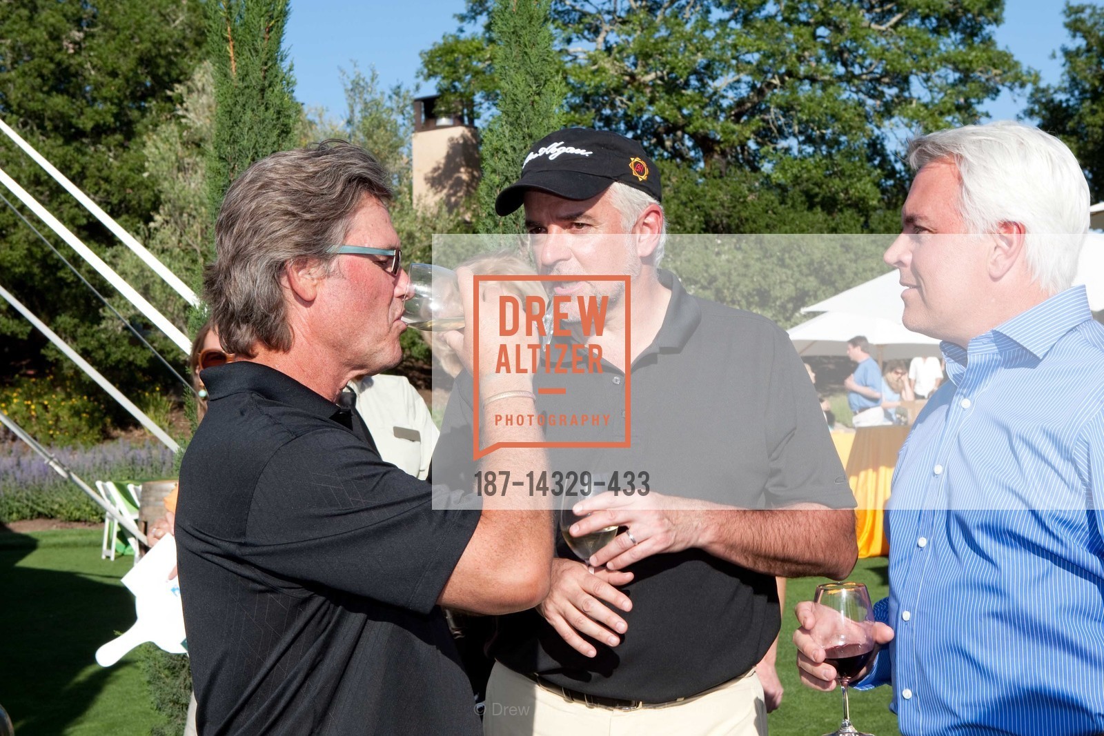 Kurt Russell, John O'Hurley, Scott Phillips, Photo #187-14329-433