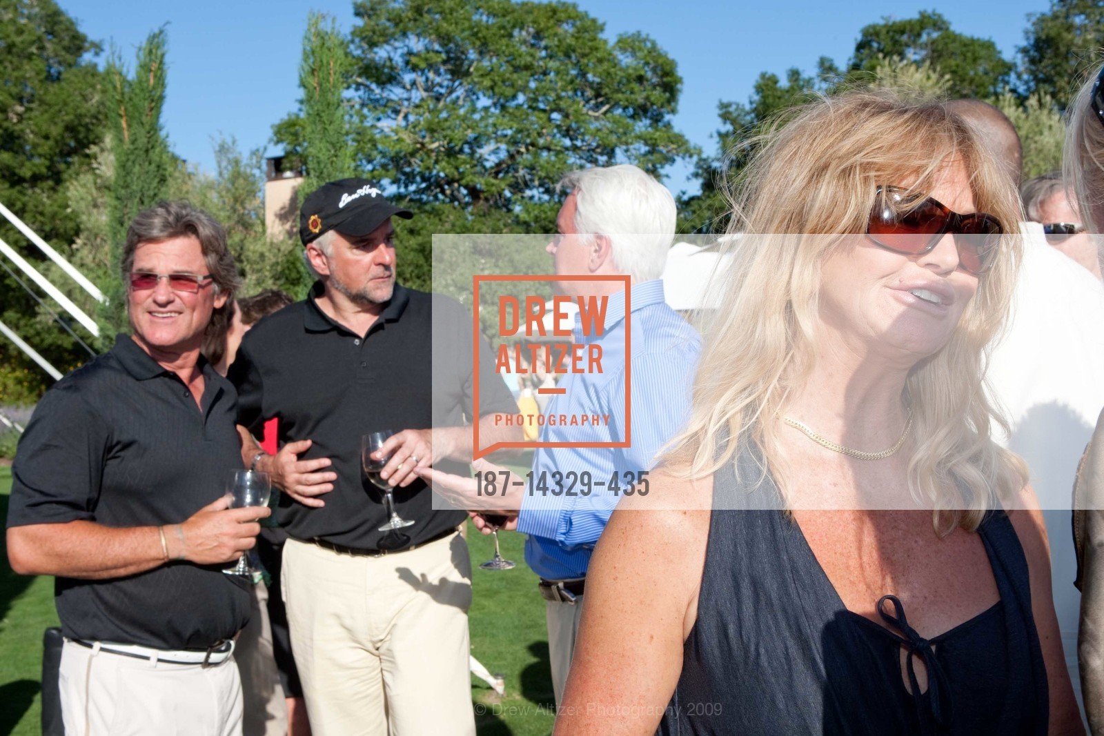 Kurt Russell, John O'Hurley, Scott Phillips, Goldie Hawn, Mayacama's Annual Celebrity Golf Tournament, US, May 20th, 2009, Photo #187-14329-435 Kurt Russell, John O'Hurley, Scott Phillips, Goldie Hawn, Photo #187-14329-435